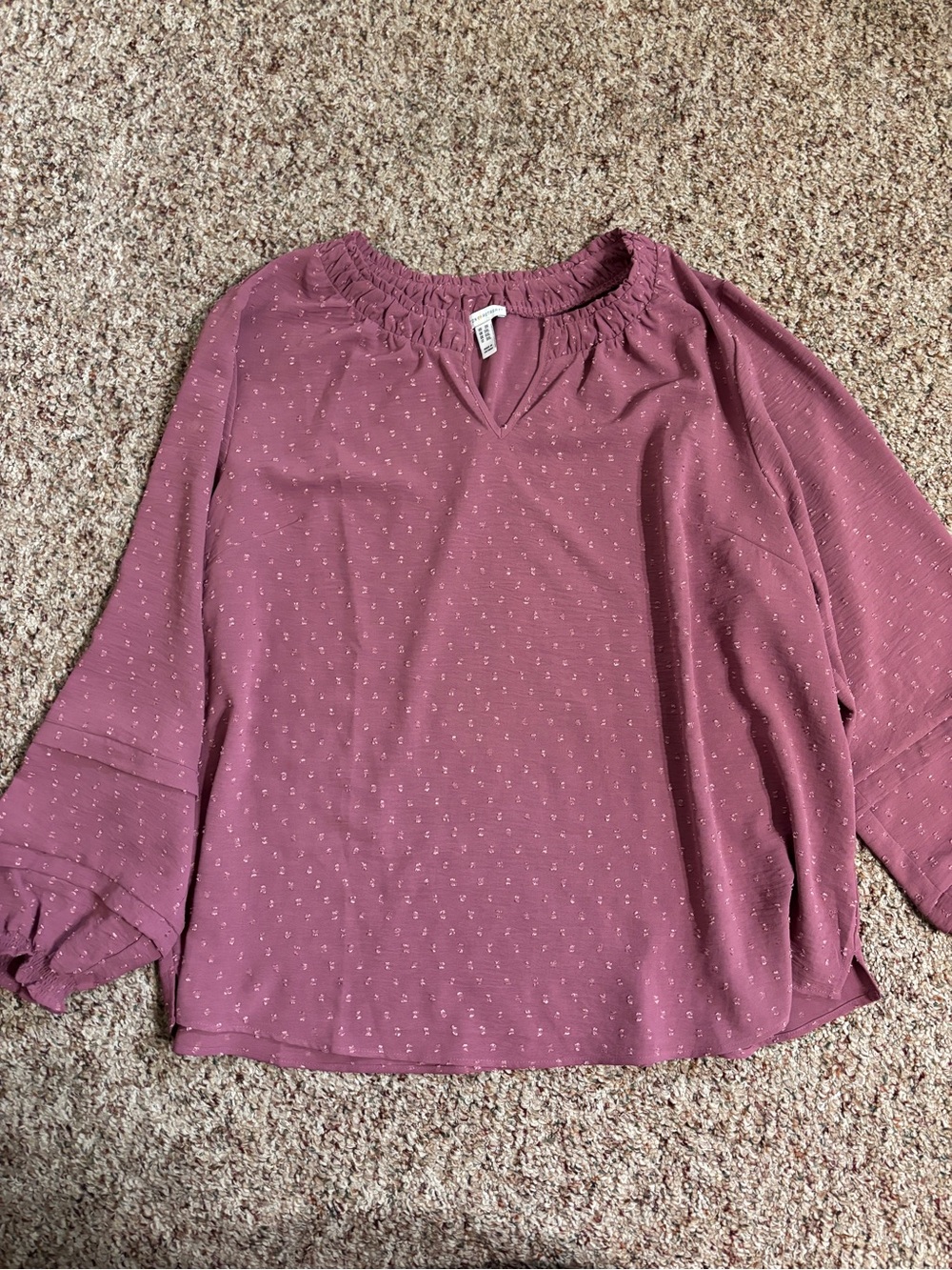 ⬇️Relaxed V-Neck Blouse in Dusty Rose